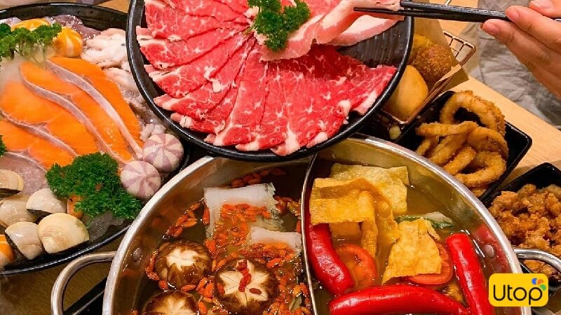 Nồi lẩu Food House Utop 2 ngăn với đa dạng đồ nhúng đi kèm